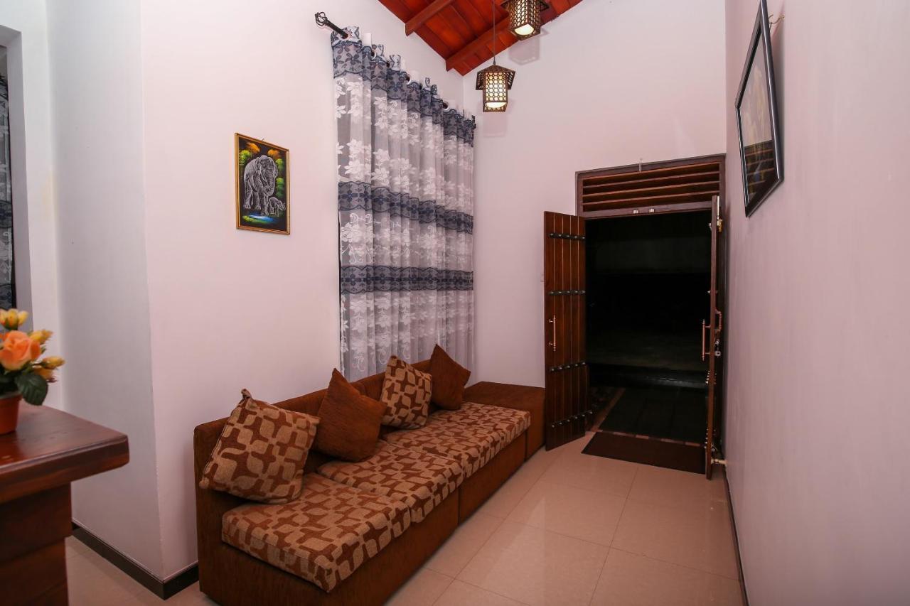 Oyo 438 Sarala Residence Hotel Kandy Zewnętrze zdjęcie